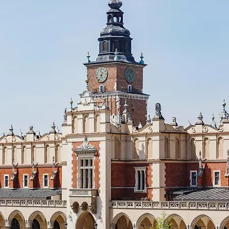 Main Square - Plac Mariacki 1 *