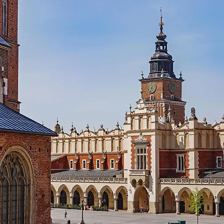 Main Square - Plac Mariacki 1
